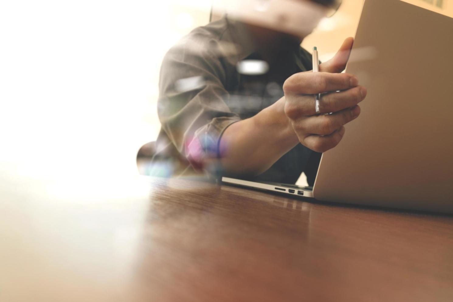 Espace de travail collaboratif avec outils numériques